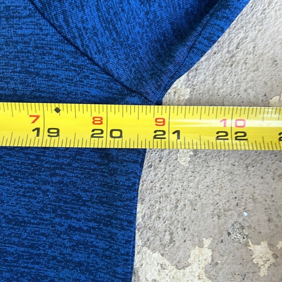 BNWOT Gymshark blue/black athletic long sleeve top - Picture 8 of 9